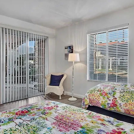Our Mesquite-Refreshed 1st floor nature preserve&mtn view condo!